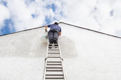 Peinture extérieure à Saint-Jean-de-Beugné — façades et ravalement